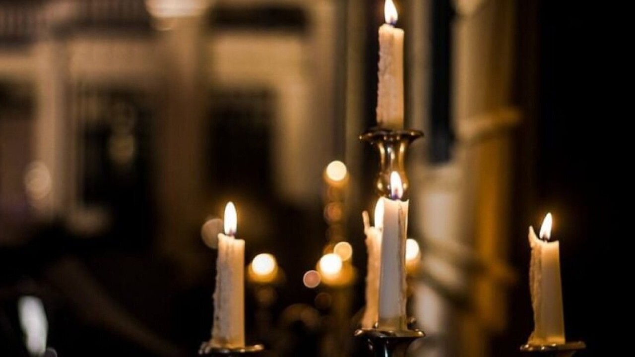 Las visitas a la luz de las velas dan vida al castillo