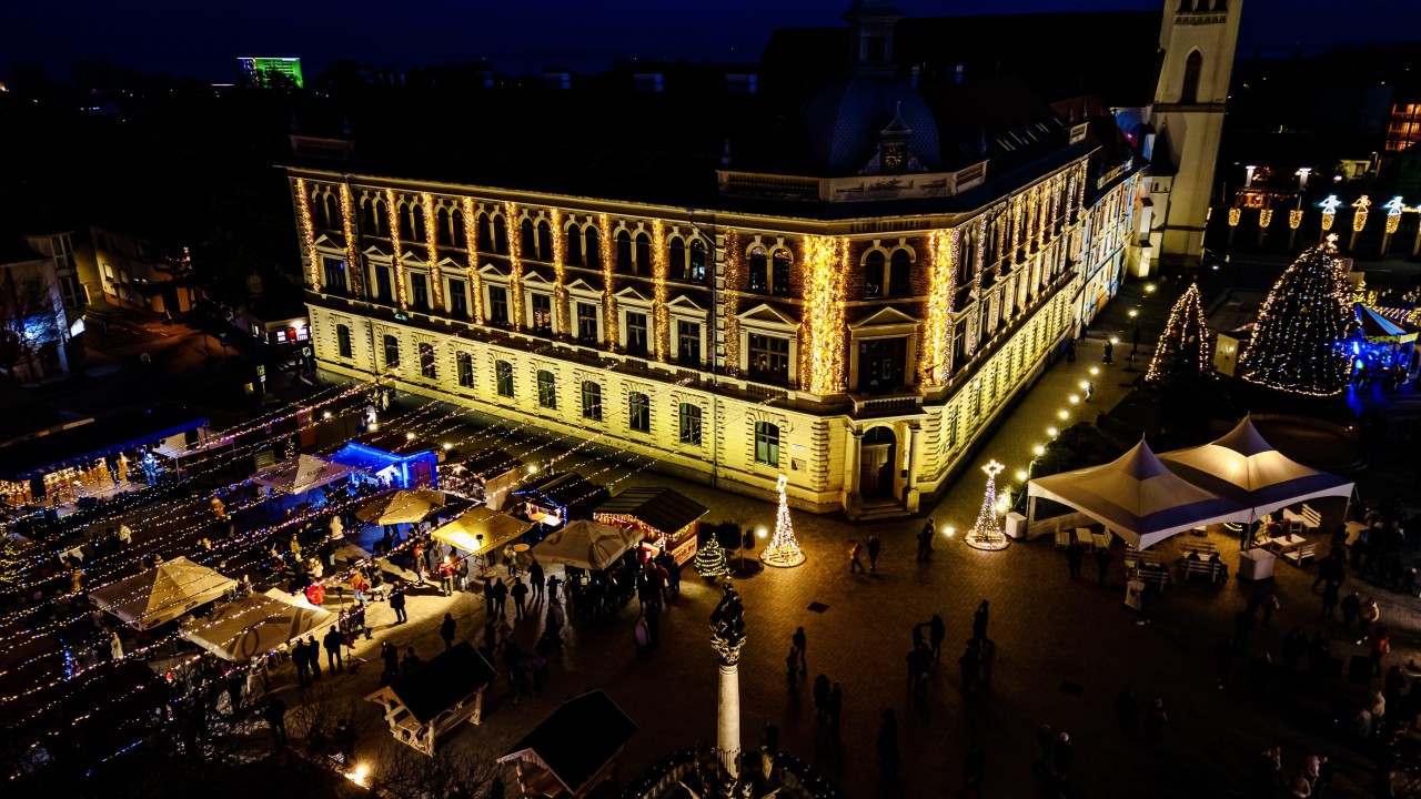 El Adviento y la Navidad 2025 iluminan Keszthely